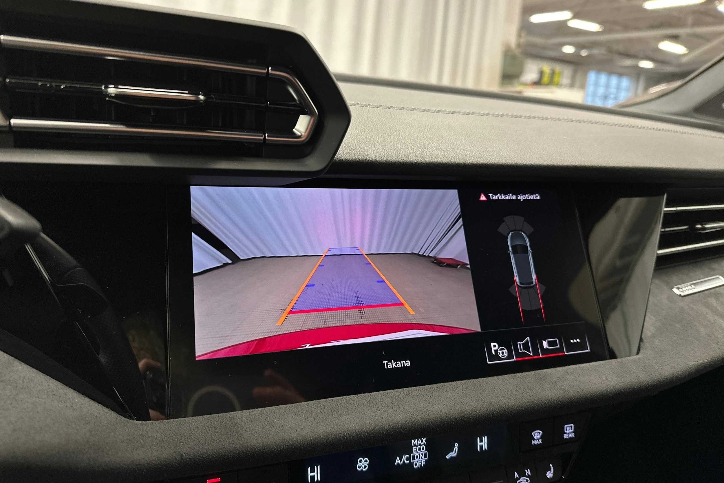 punainen Audi A3 2025 kuva 18.