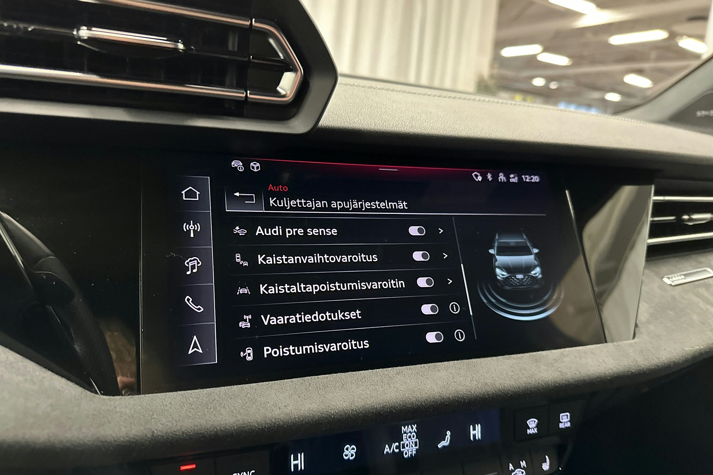 punainen Audi A3 2025 kuva 22.