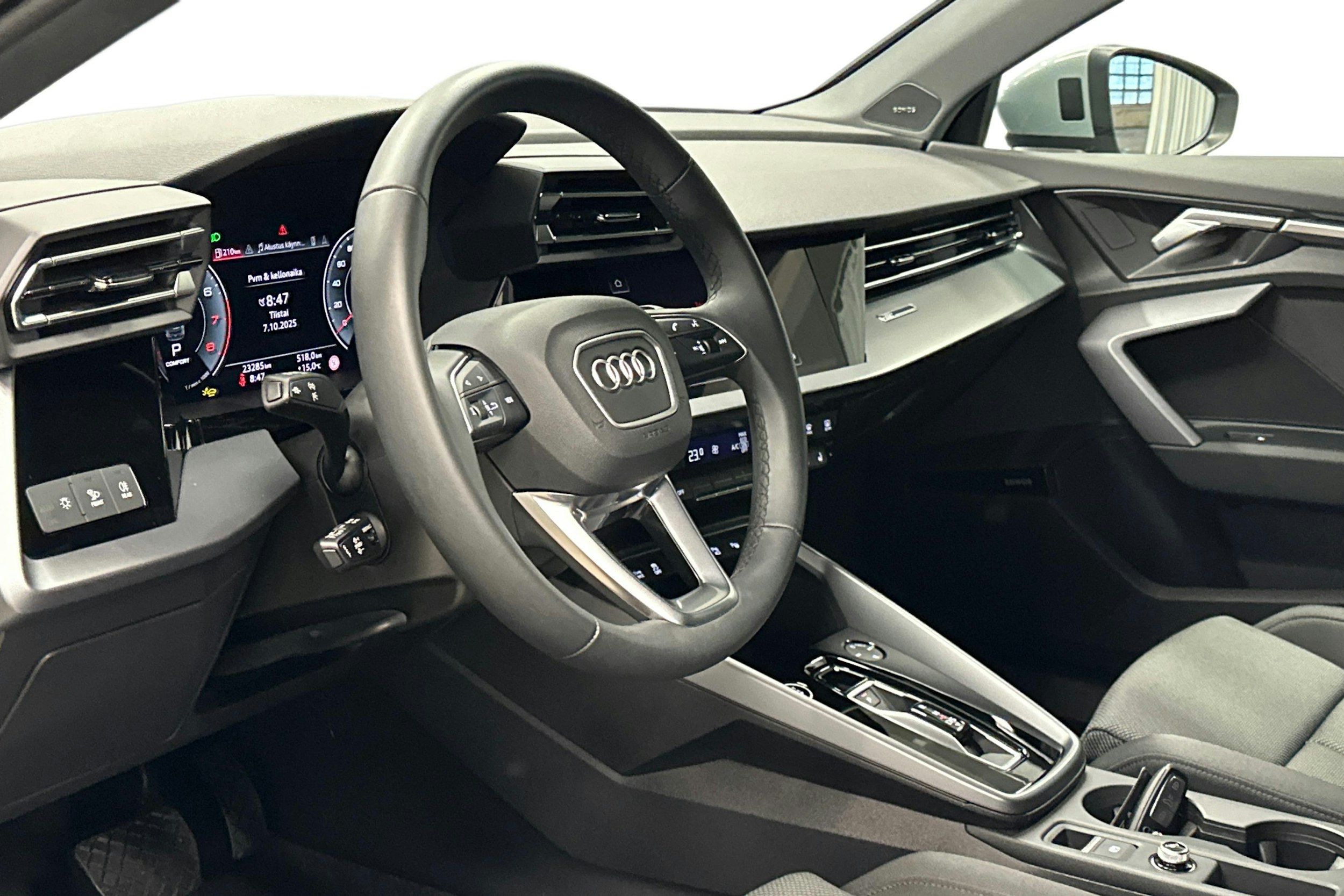 harmaa Audi A3 2025 kuva 7.