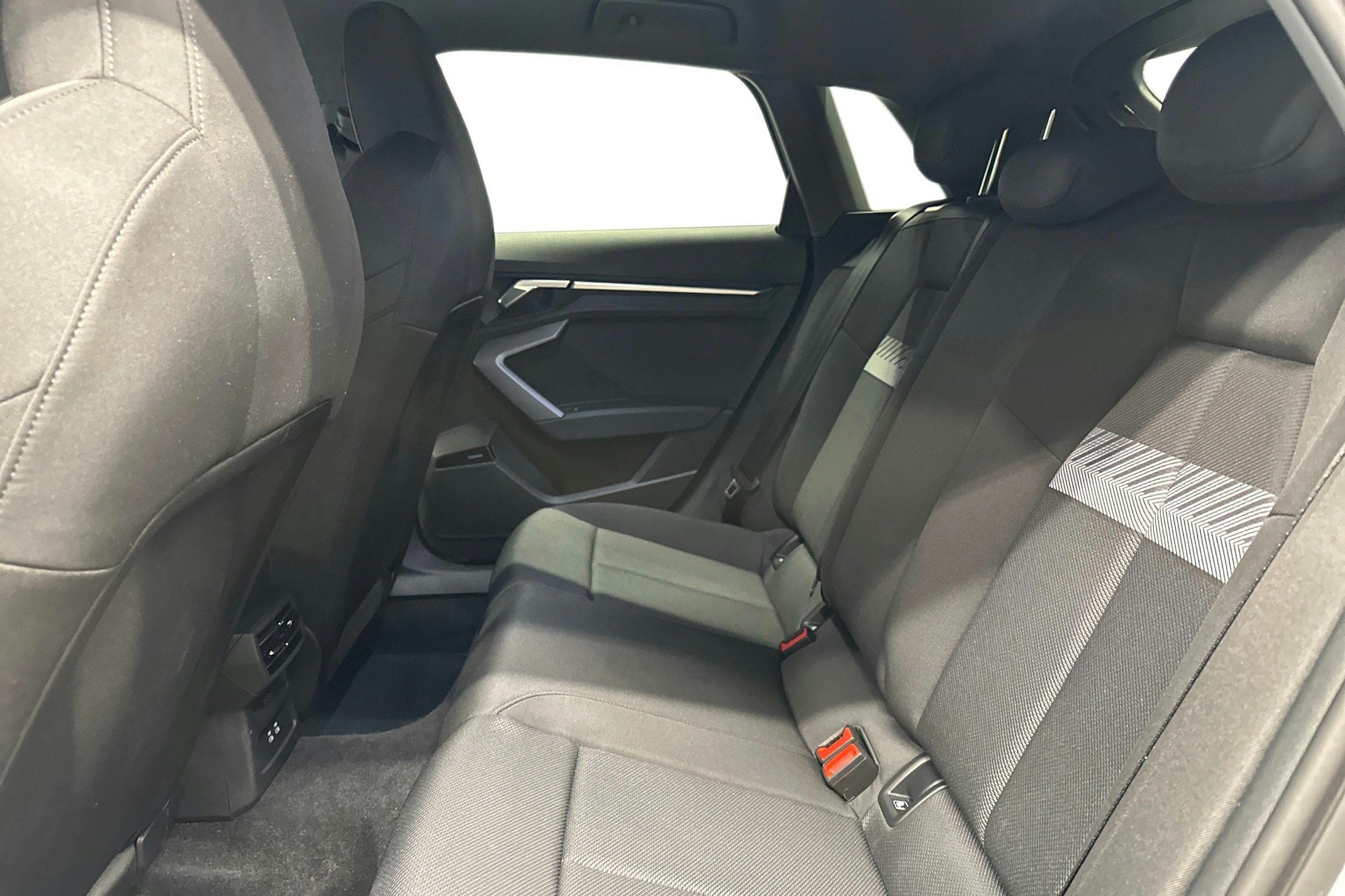 harmaa Audi A3 2025 kuva 10.