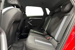 punainen Audi A3 2025 kuva 10.