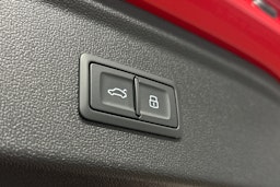 punainen Audi A3 2025 kuva 14.