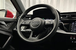 punainen Audi A3 2025 kuva 16.