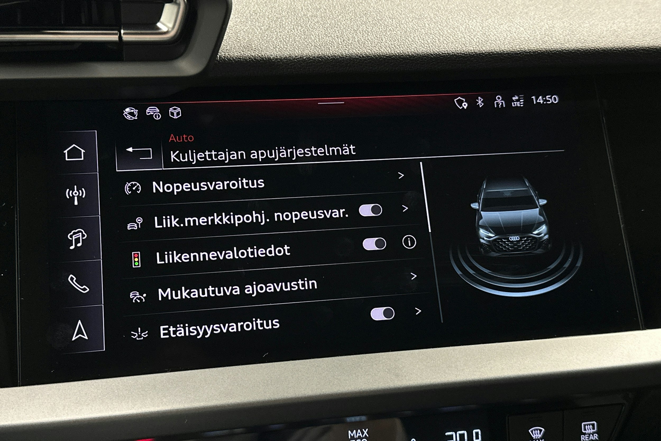 punainen Audi A3 2025 kuva 25.
