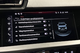 punainen Audi A3 2025 kuva 27.