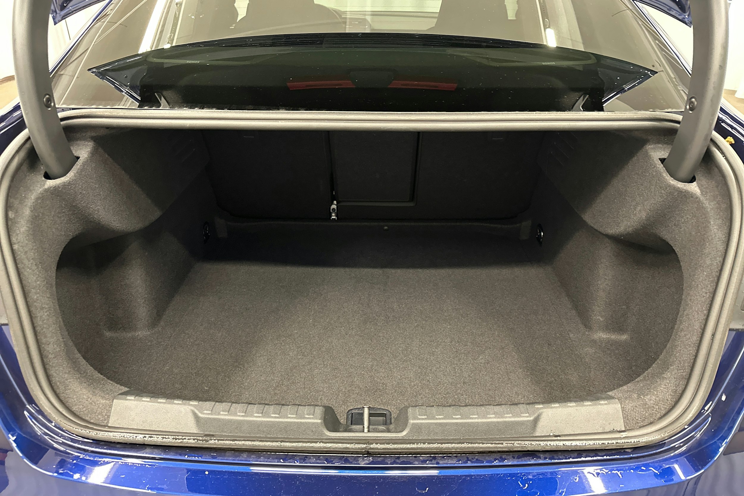 sininen Audi A3 2025 kuva 36.