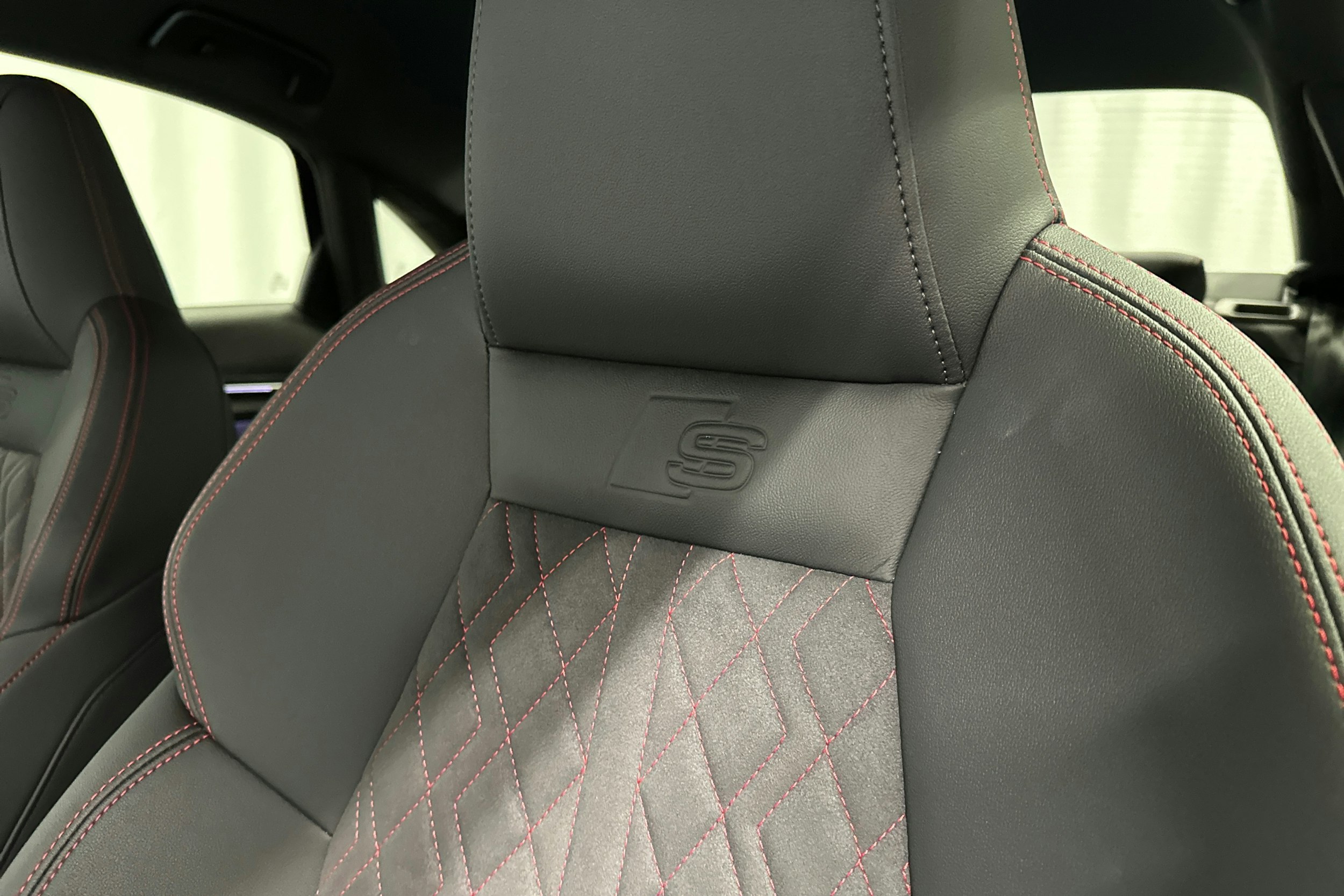 sininen Audi A3 2025 kuva 40.