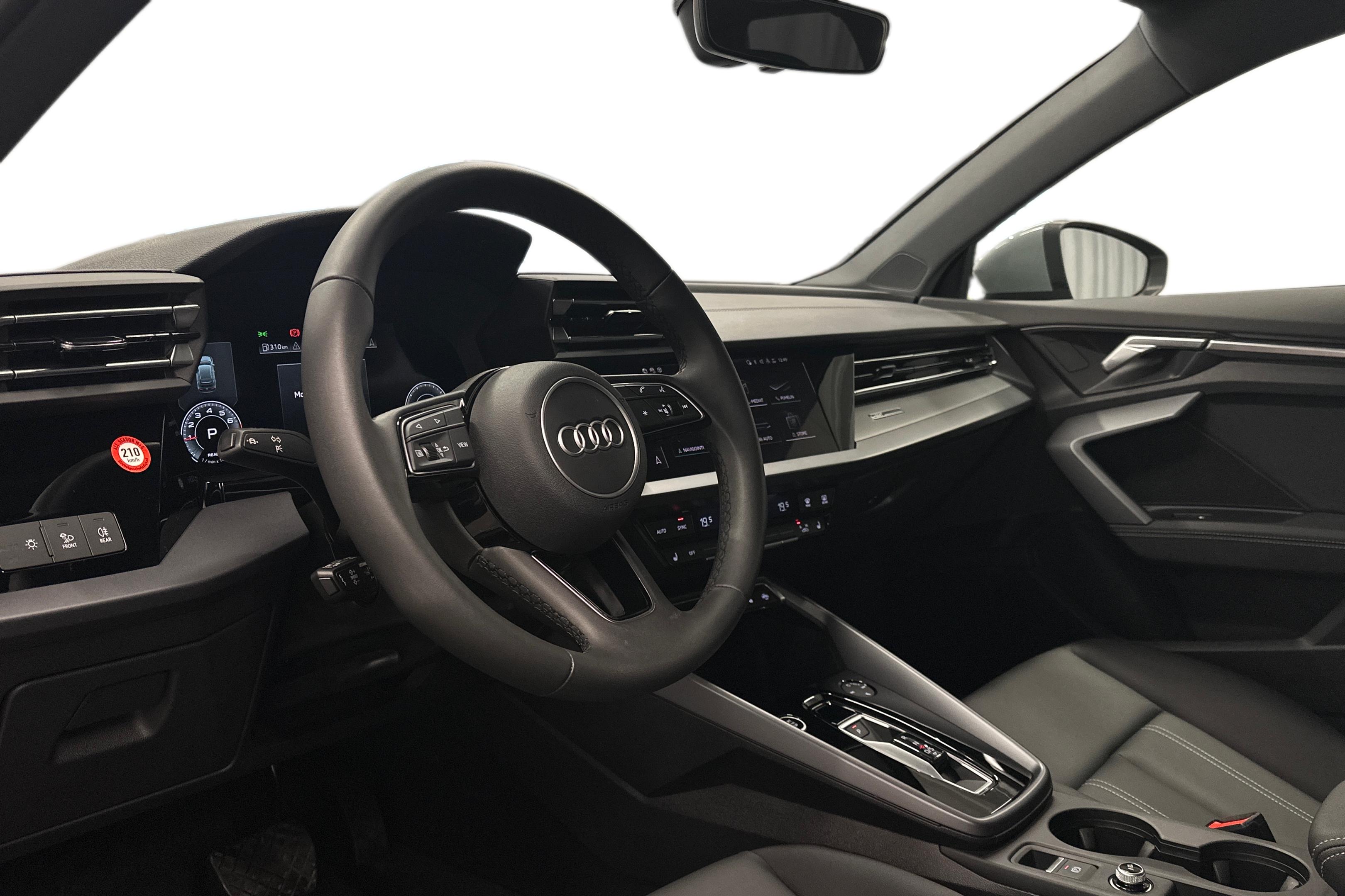 Audi A3 Sportback 30 TFSI 2025, photo 6/26