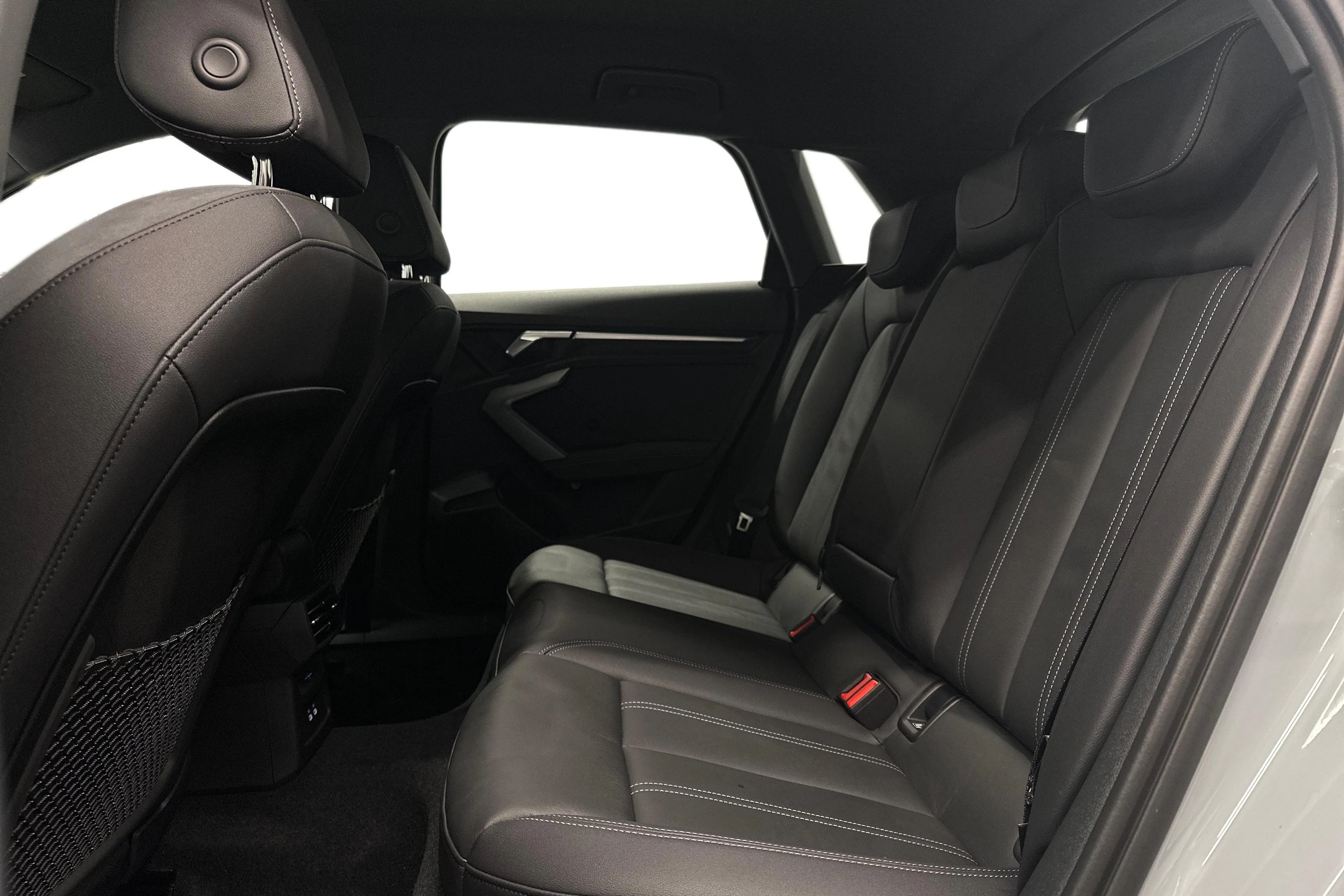 harmaa Audi A3 2025 kuva 8.