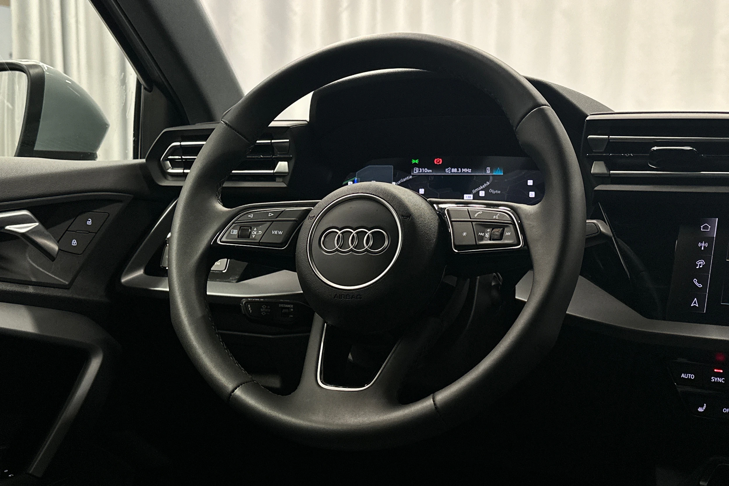 harmaa Audi A3 2025 kuva 13.