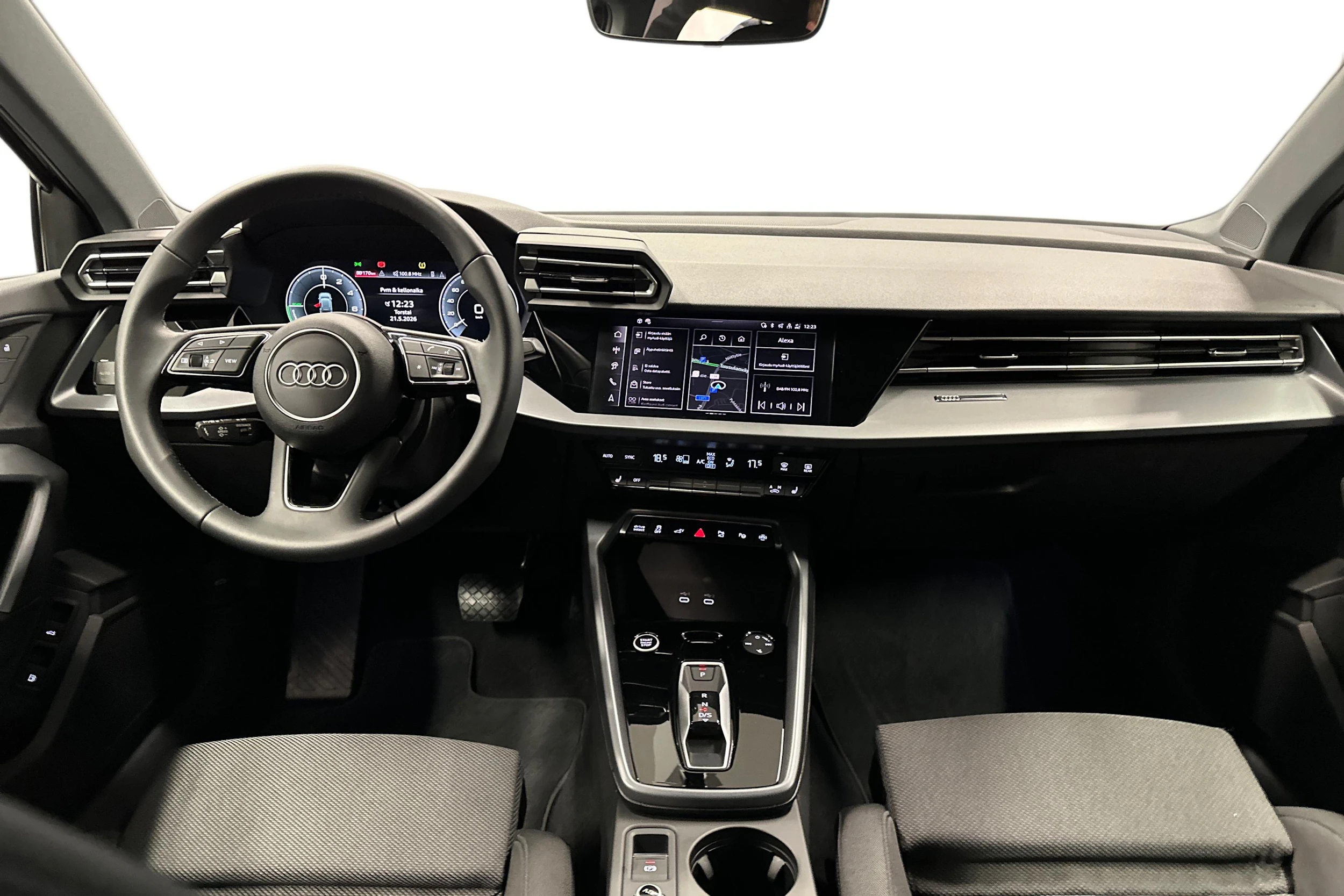 musta Audi A3 2025 kuva 7.