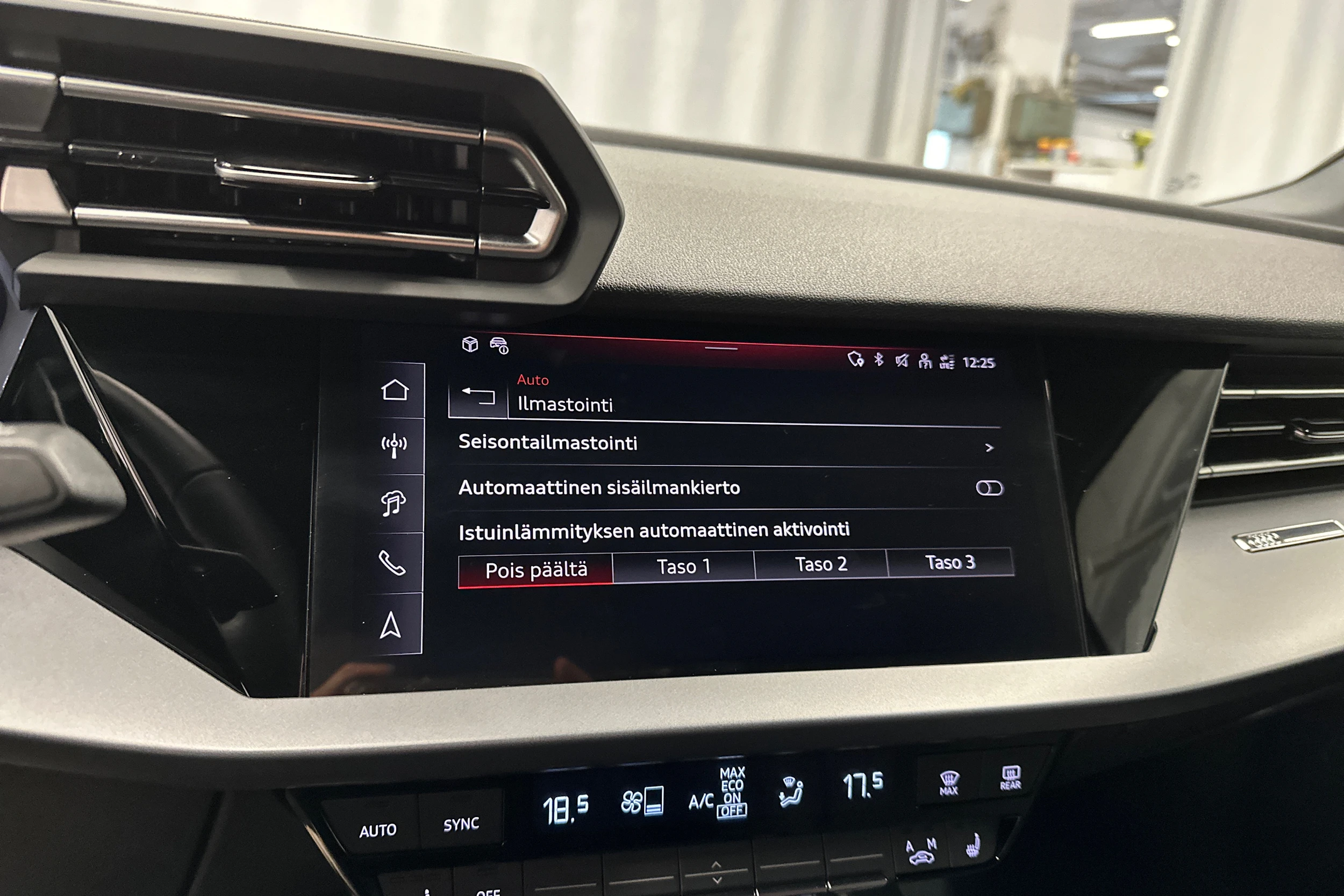 musta Audi A3 2025 kuva 18.