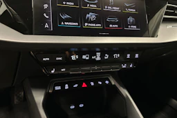 musta Audi A3 2025 kuva 21.
