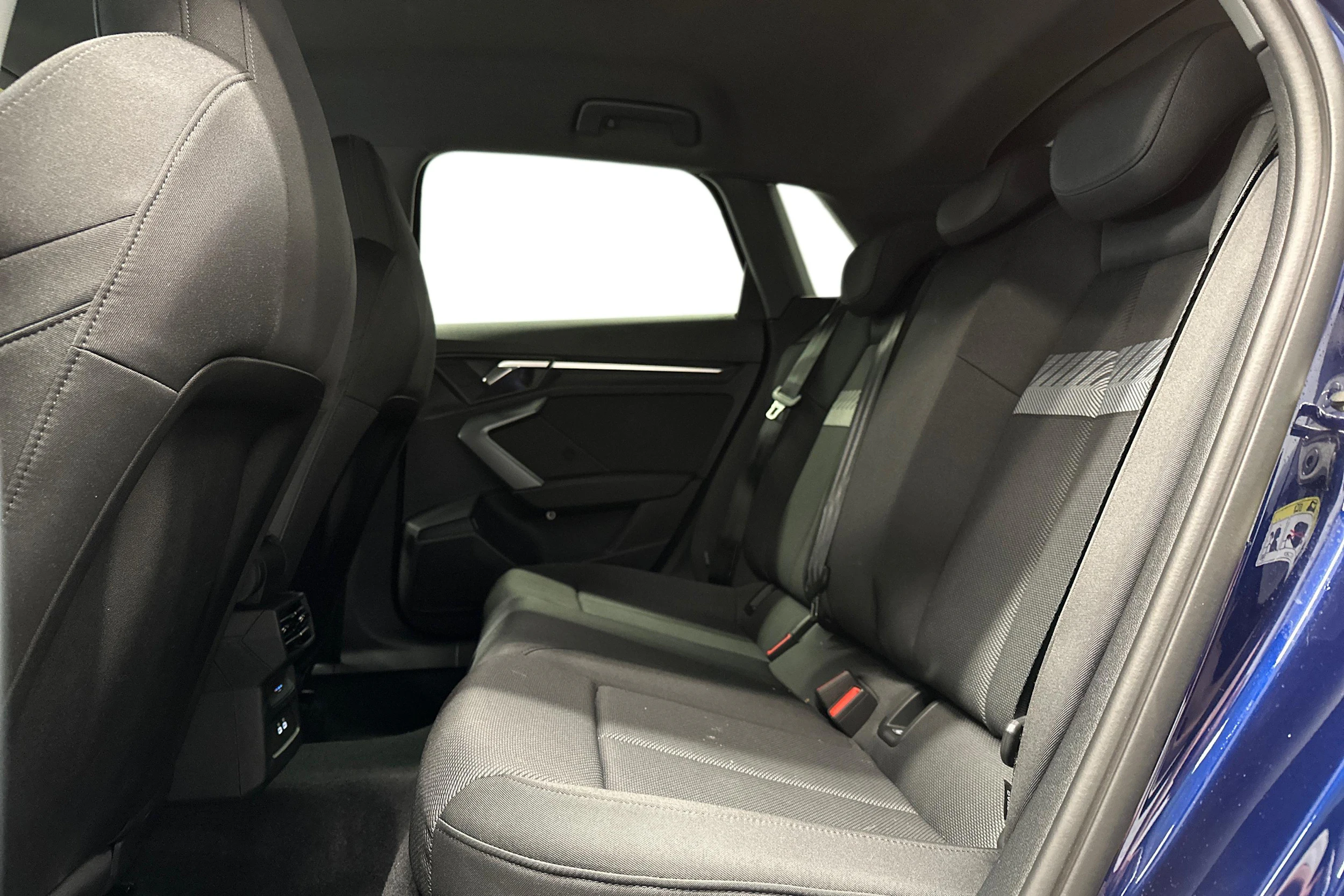 sininen Audi A3 2025 kuva 8.