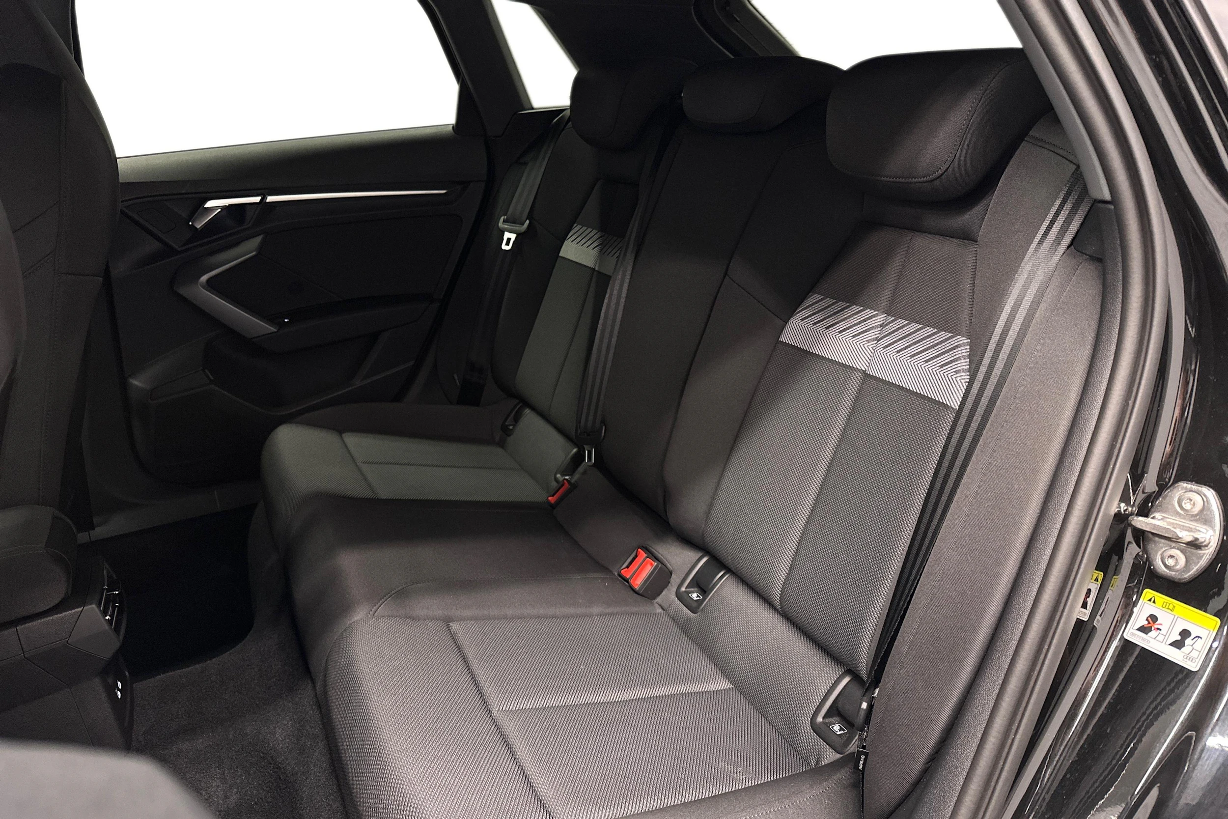 musta Audi A3 2025 kuva 8.