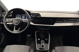 valkoinen Audi A3 2025 kuva 7.