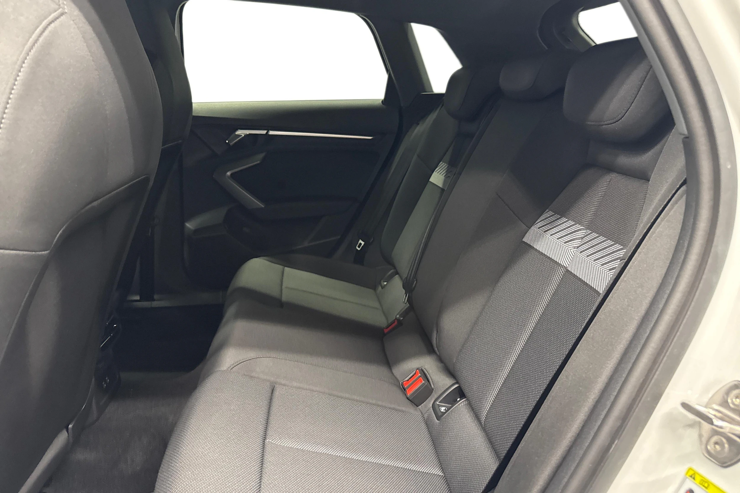 valkoinen Audi A3 2025 kuva 8.