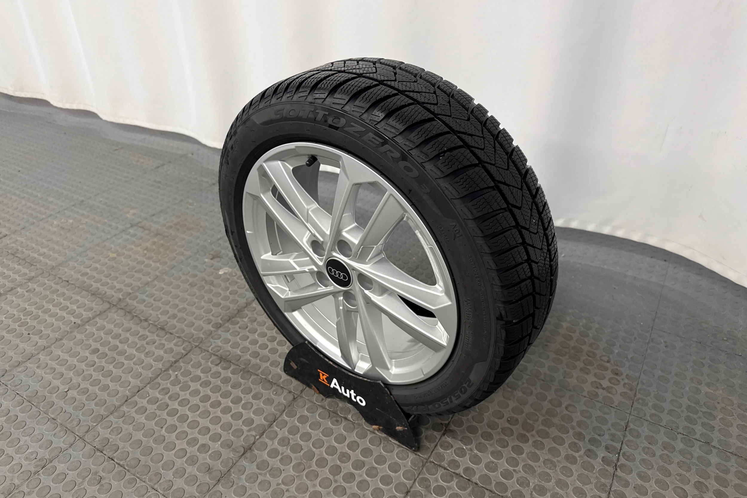 valkoinen Audi A3 2025 kuva 10.
