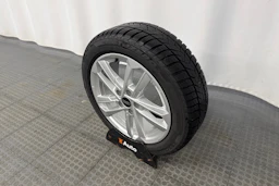 valkoinen Audi A3 2025 kuva 10.