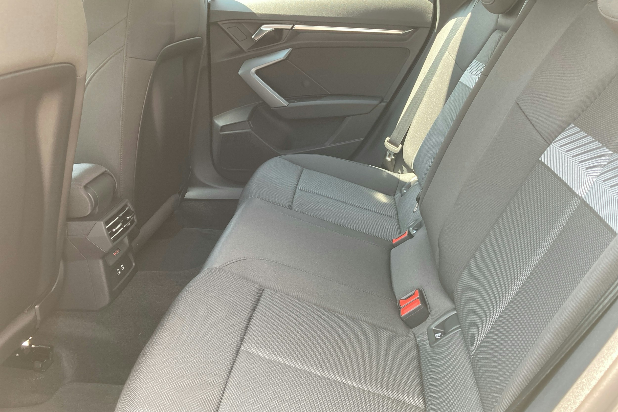 valkoinen Audi A3 2025 kuva 8.