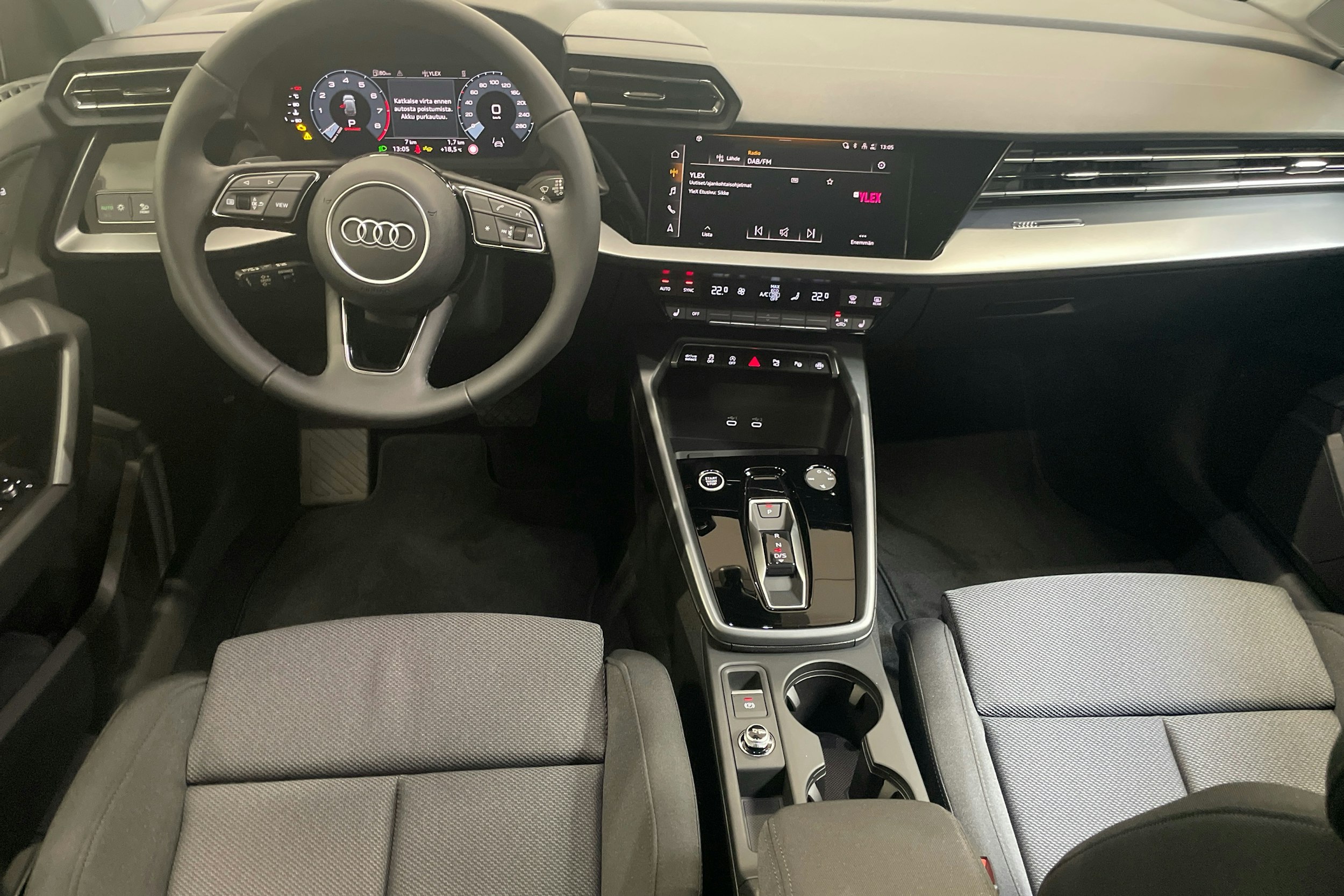met. punainen Audi A3 2025 kuva 7.
