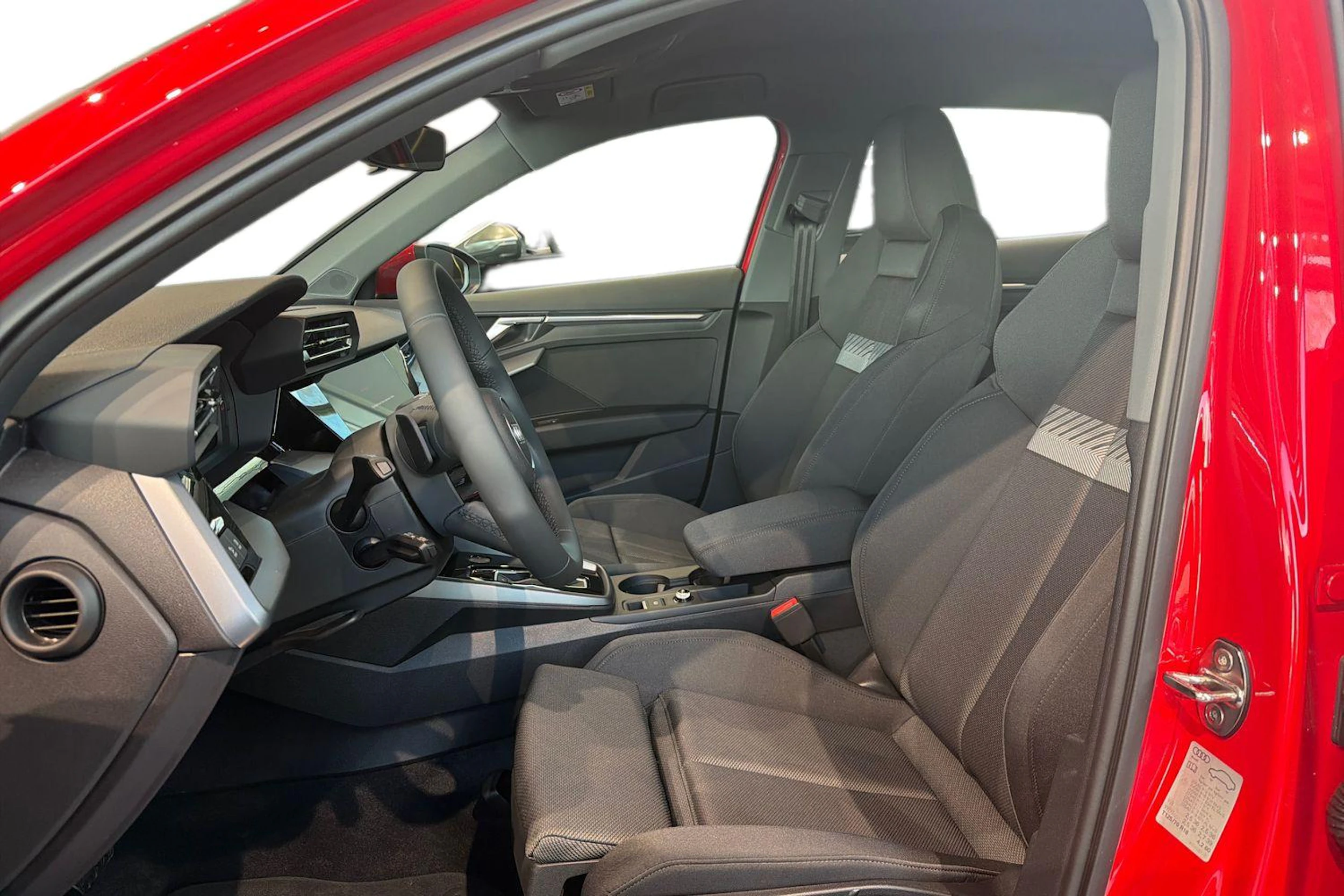 punainen Audi A3 2026 kuva 6.