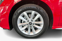 punainen Audi A3 2026 kuva 9.