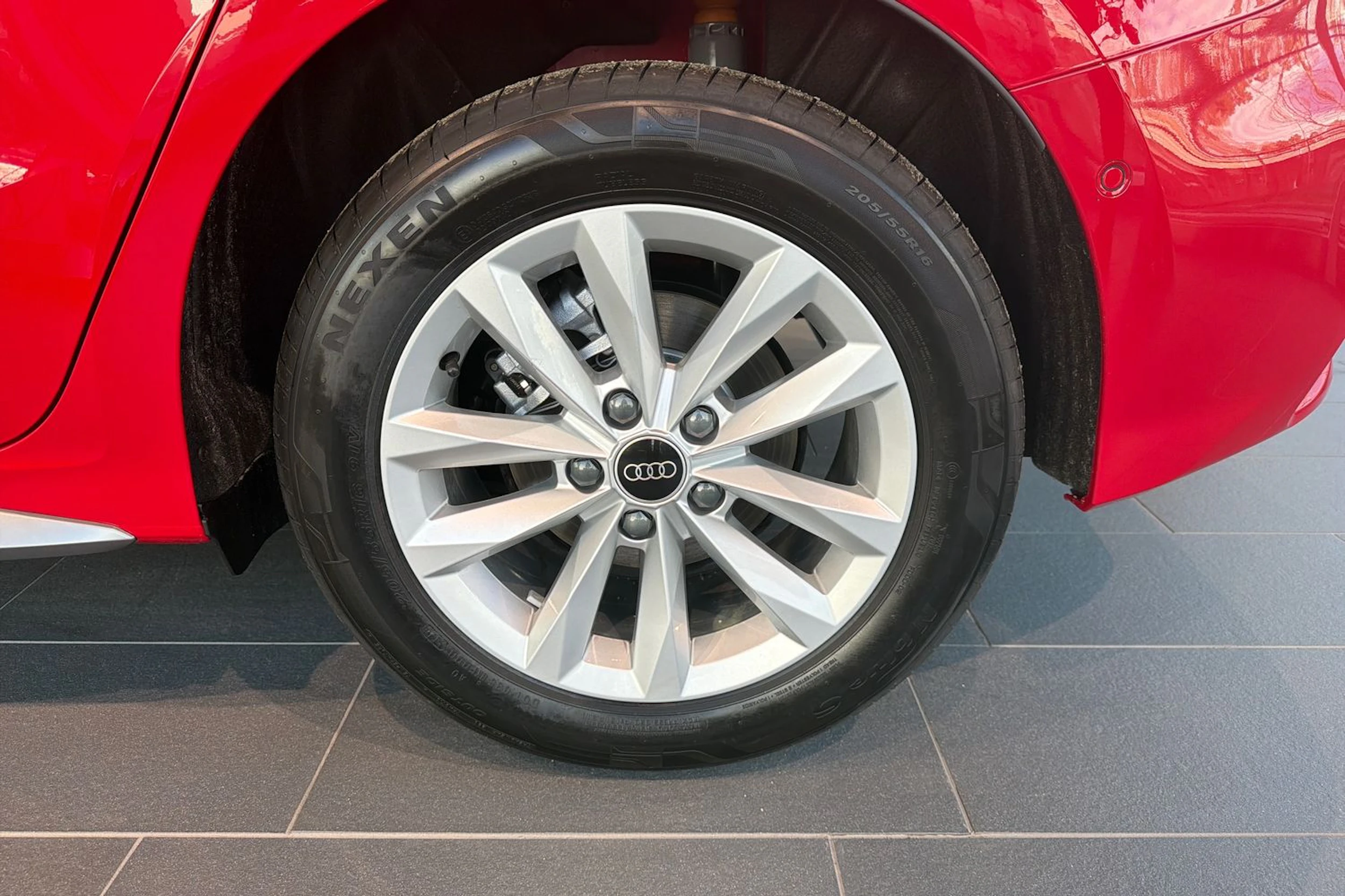 punainen Audi A3 2026 kuva 10.