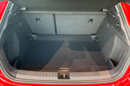 punainen Audi A3 2026 kuva 14.