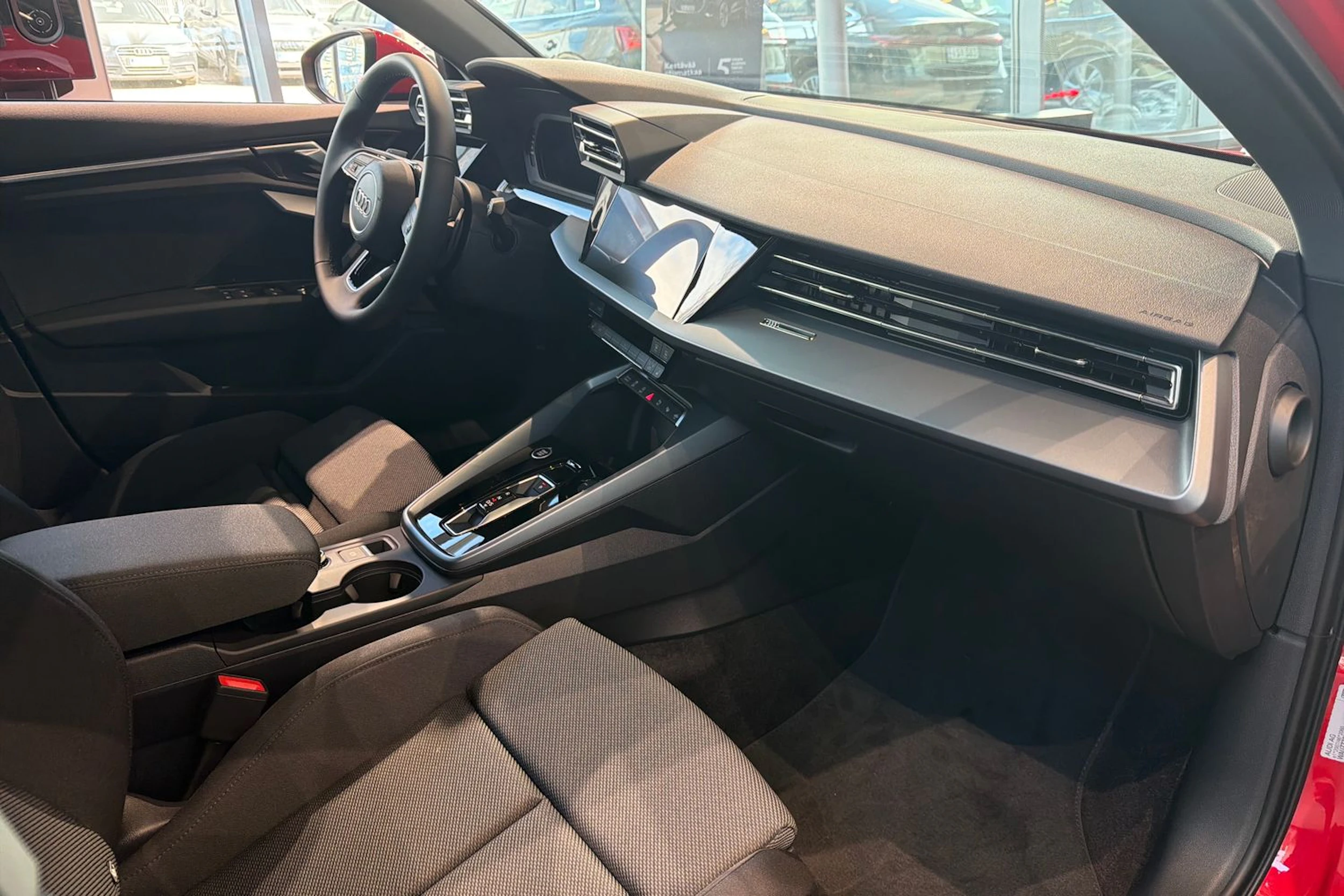 punainen Audi A3 2026 kuva 15.