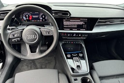 musta Audi A3 2025 kuva 7.