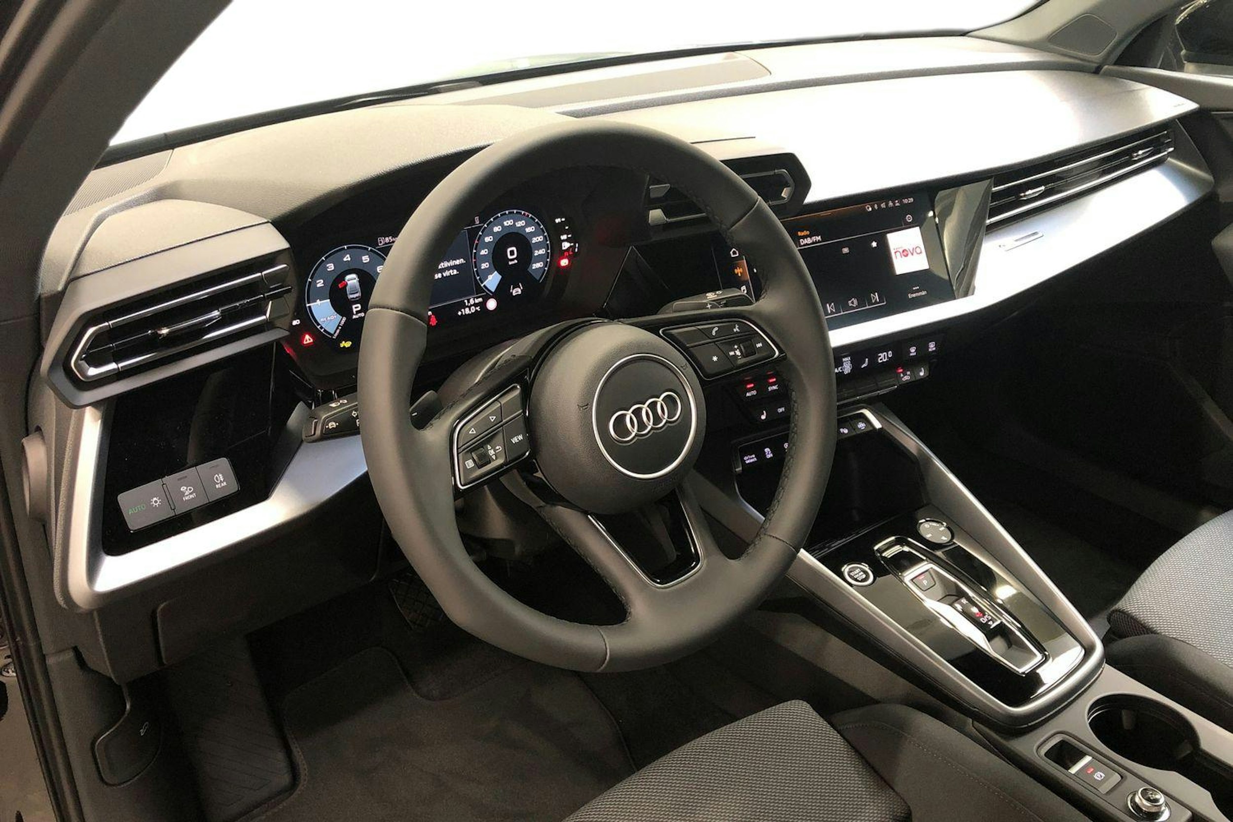 musta Audi A3 2025 kuva 6.
