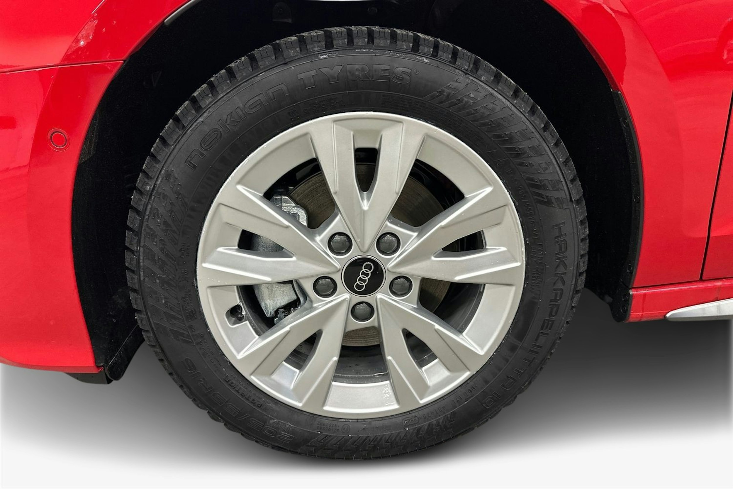 punainen Audi A3 2025 kuva 9.