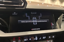 punainen Audi A3 2025 kuva 19.