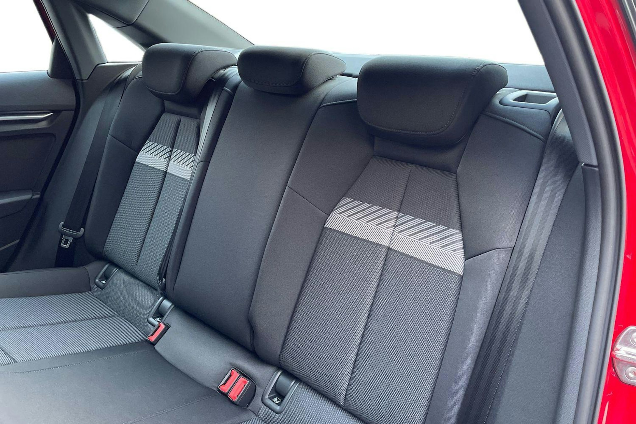 punainen Audi A3 2025 kuva 8.