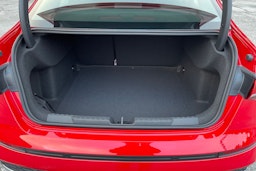 punainen Audi A3 2025 kuva 17.