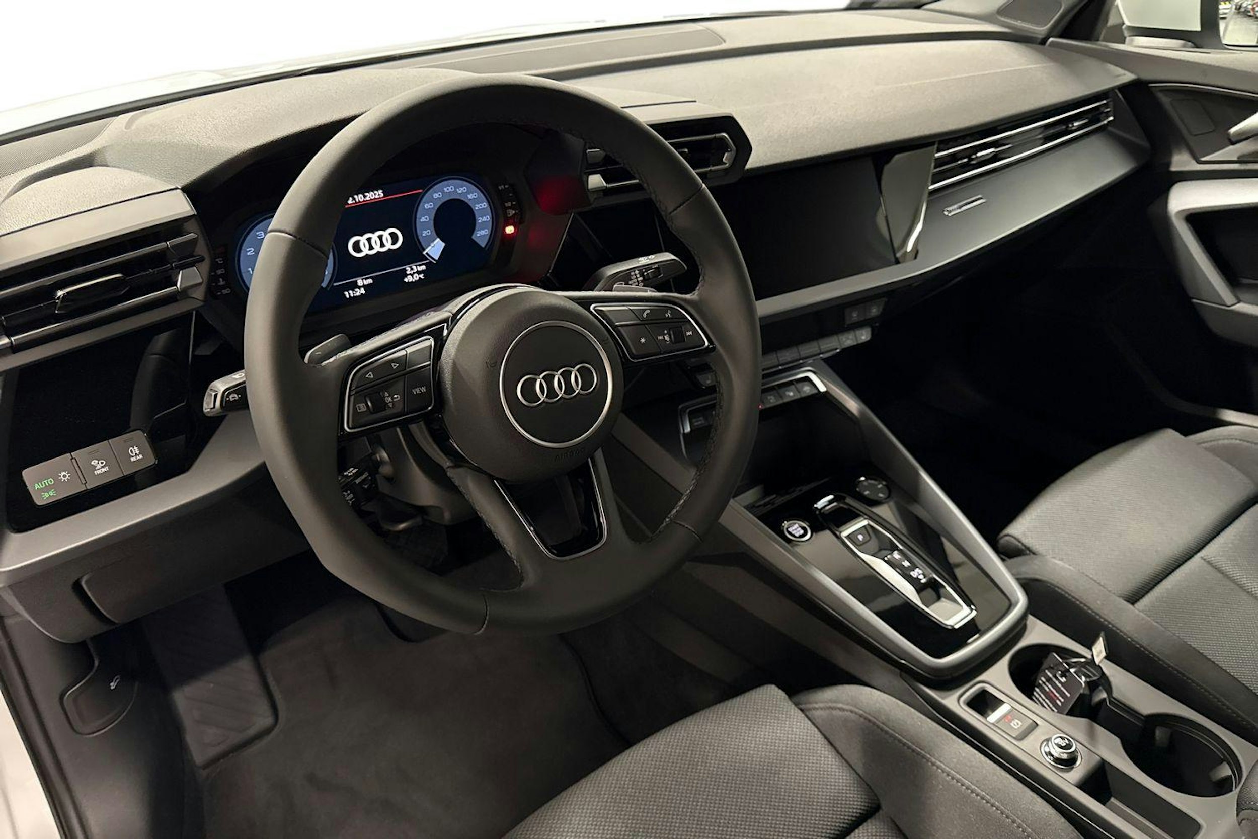 valkoinen Audi A3 2025 kuva 6.