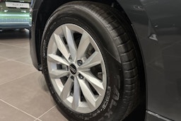 manhattan harmaa Audi A3 2025 kuva 18.