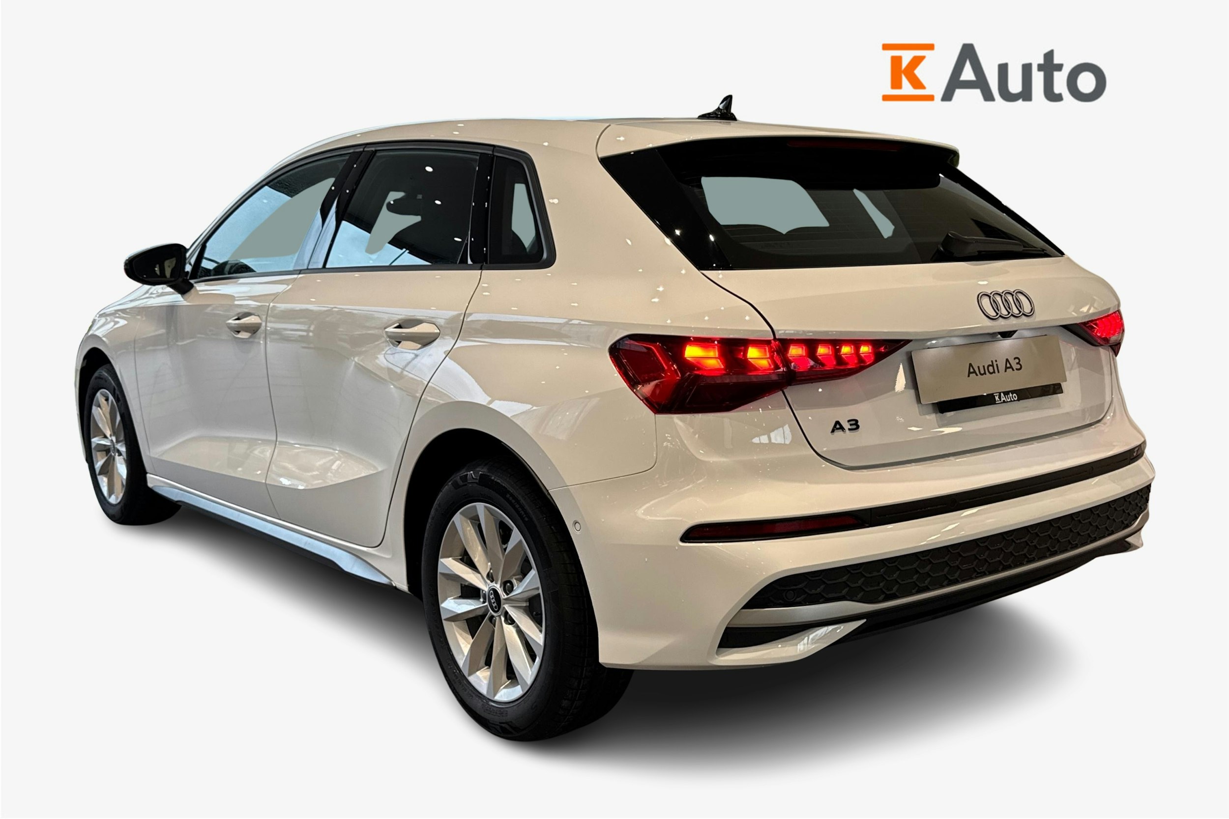 valkoinen Audi A3 2025 kuva 2.