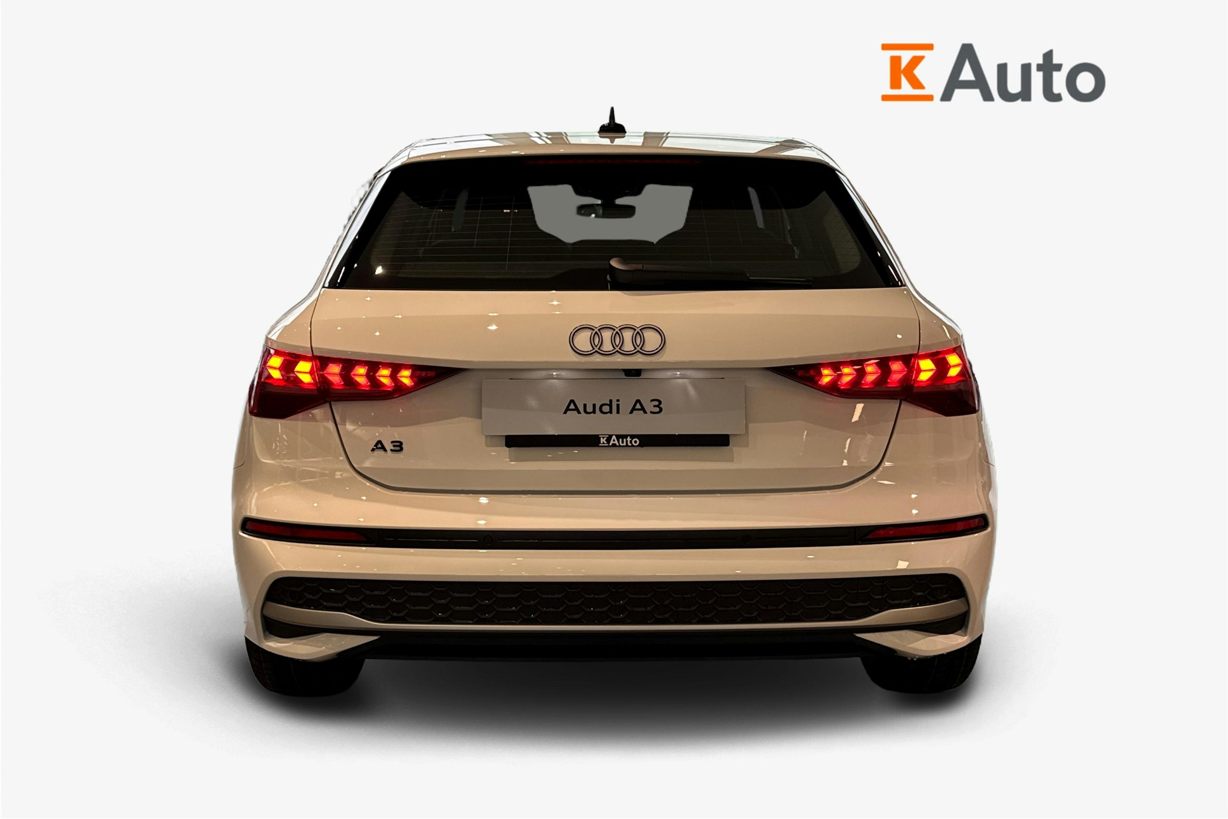valkoinen Audi A3 2025 kuva 3.