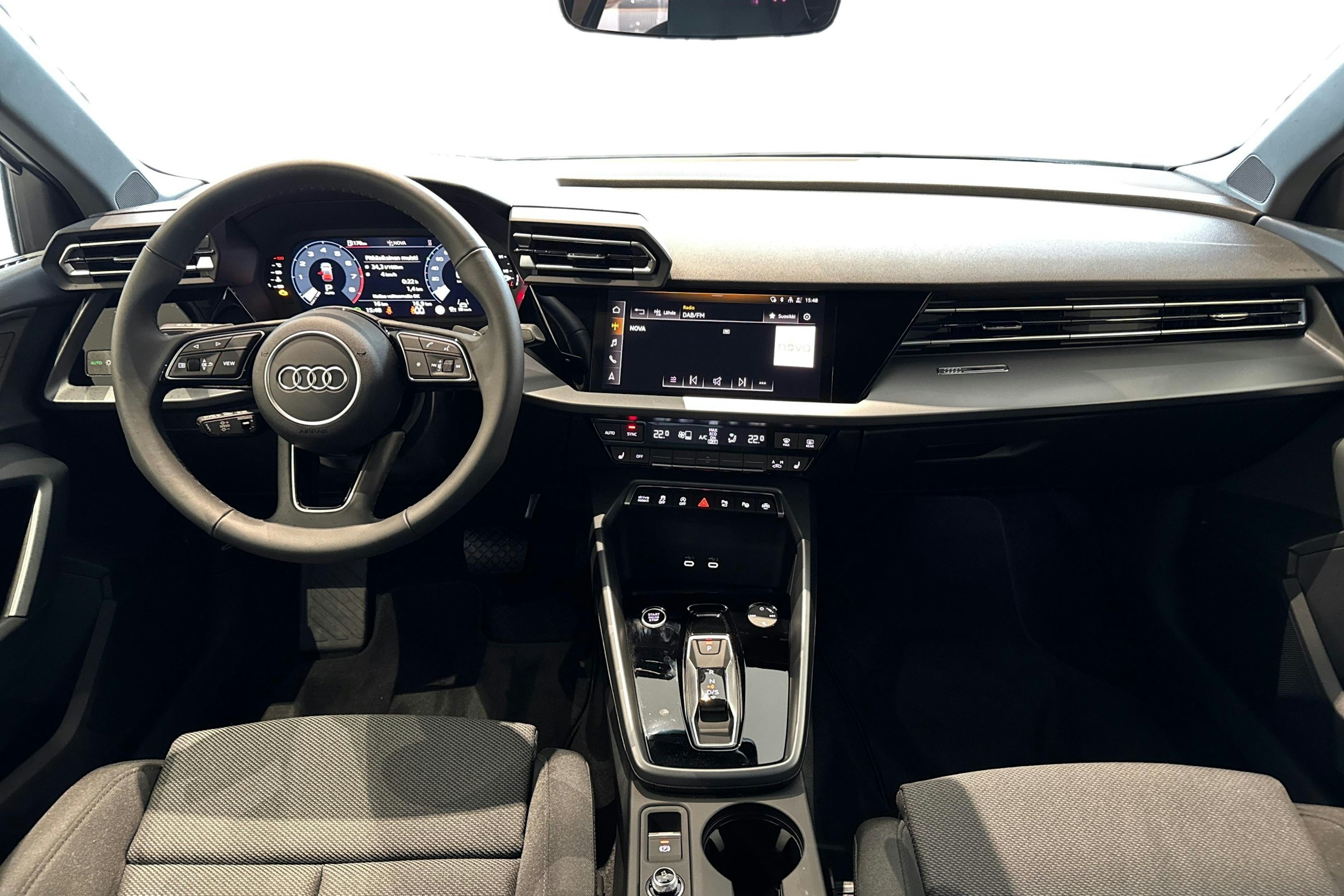 valkoinen Audi A3 2025 kuva 7.