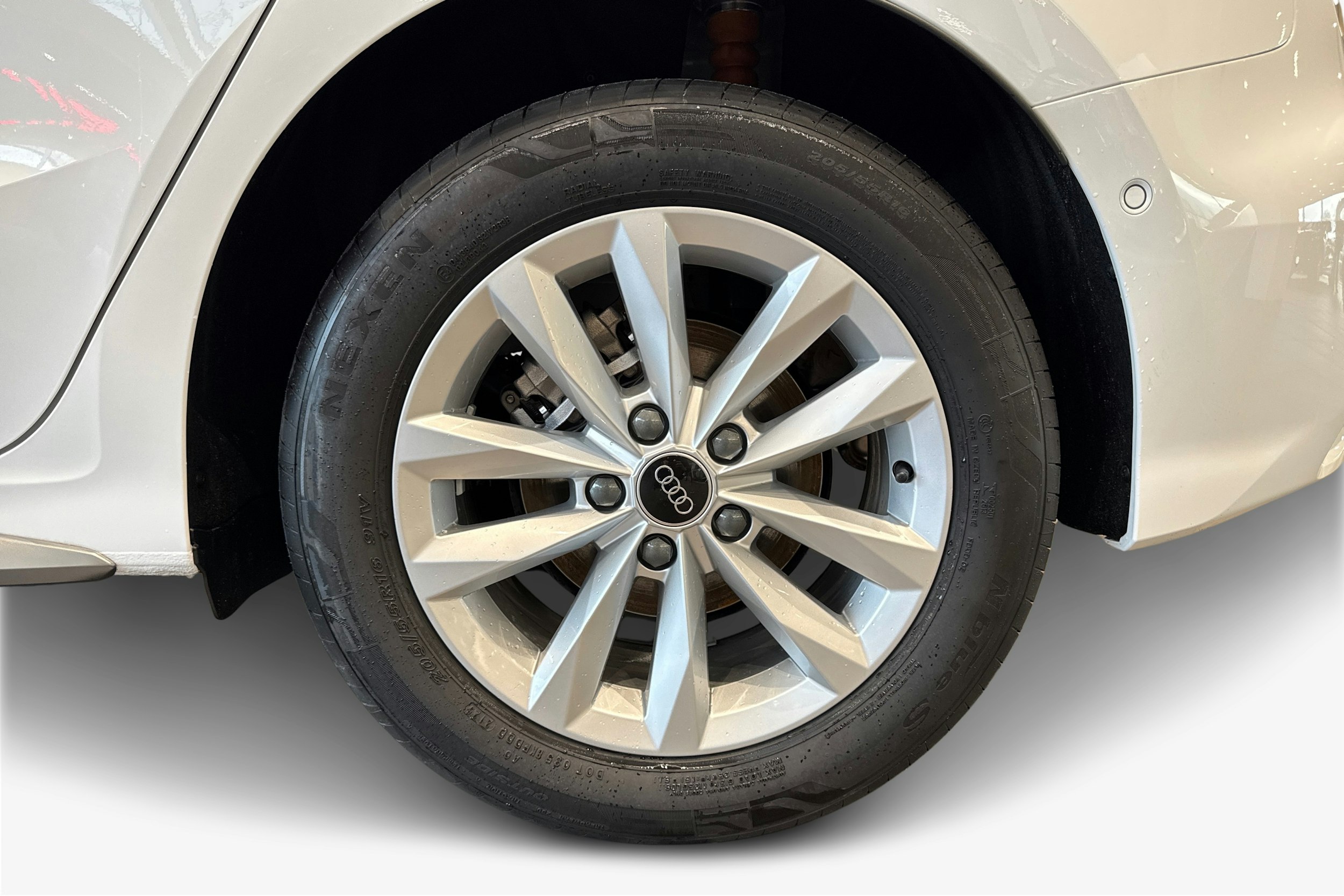 valkoinen Audi A3 2025 kuva 9.