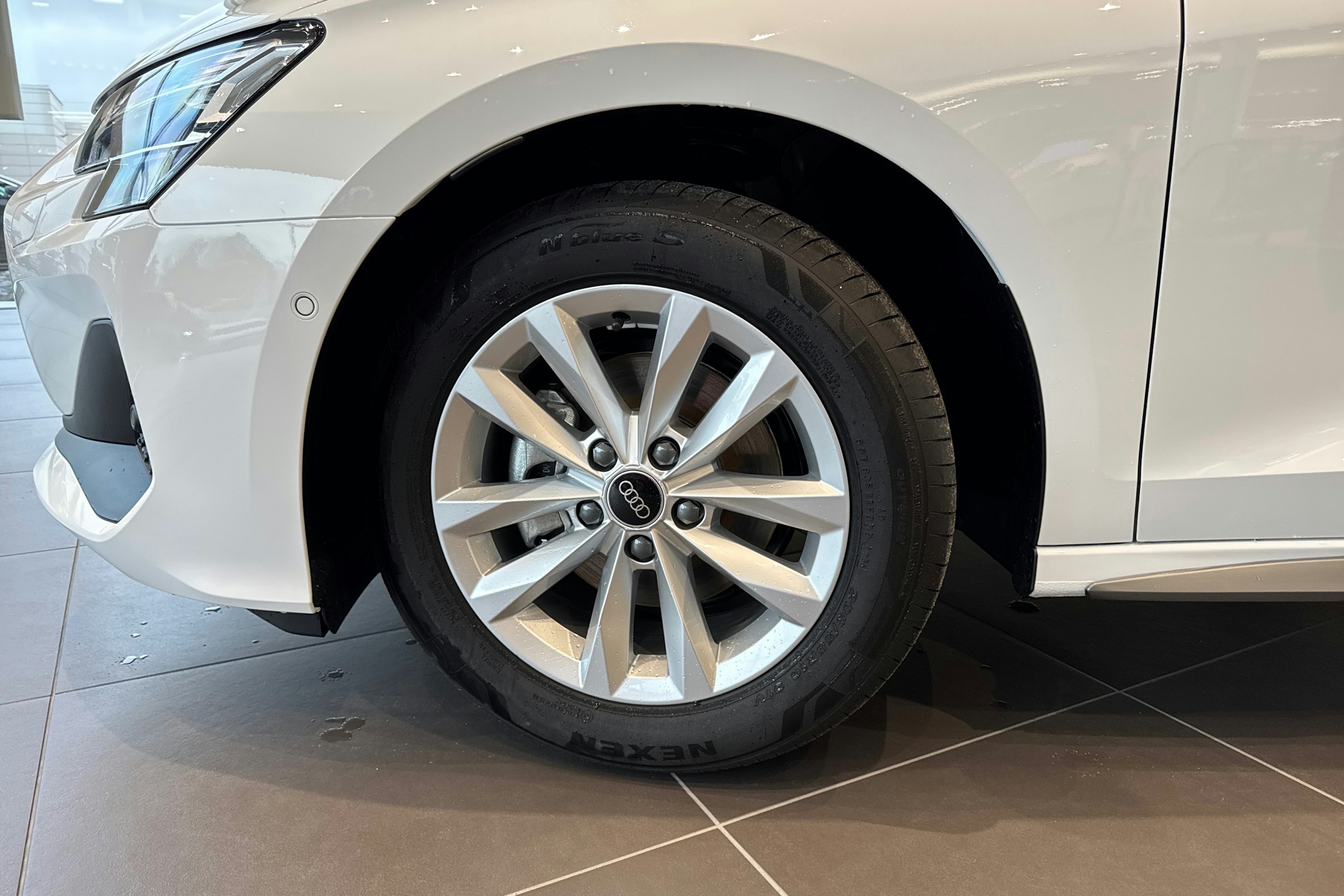 valkoinen Audi A3 2025 kuva 10.