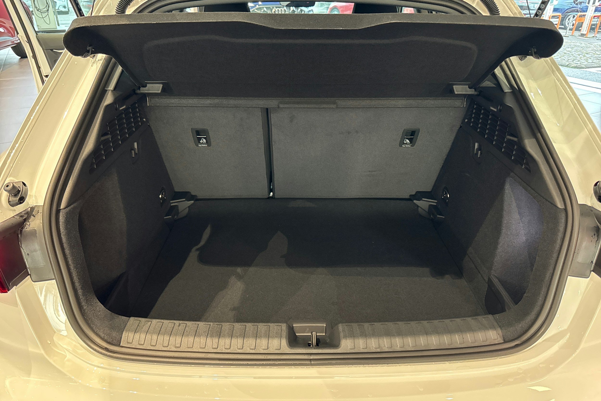 valkoinen Audi A3 2025 kuva 13.