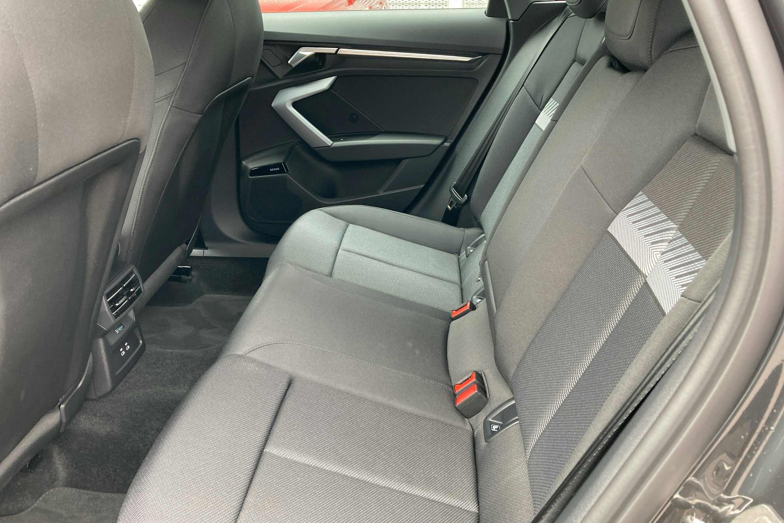 harmaa Audi A3 2025 kuva 8.