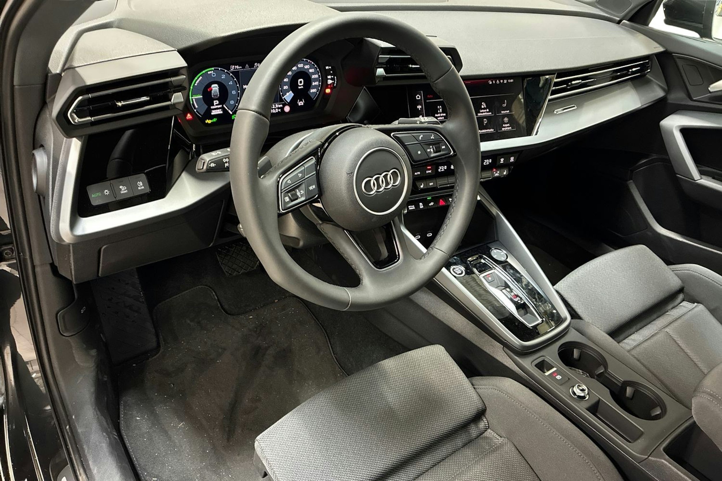harmaa Audi A3 2025 kuva 6.