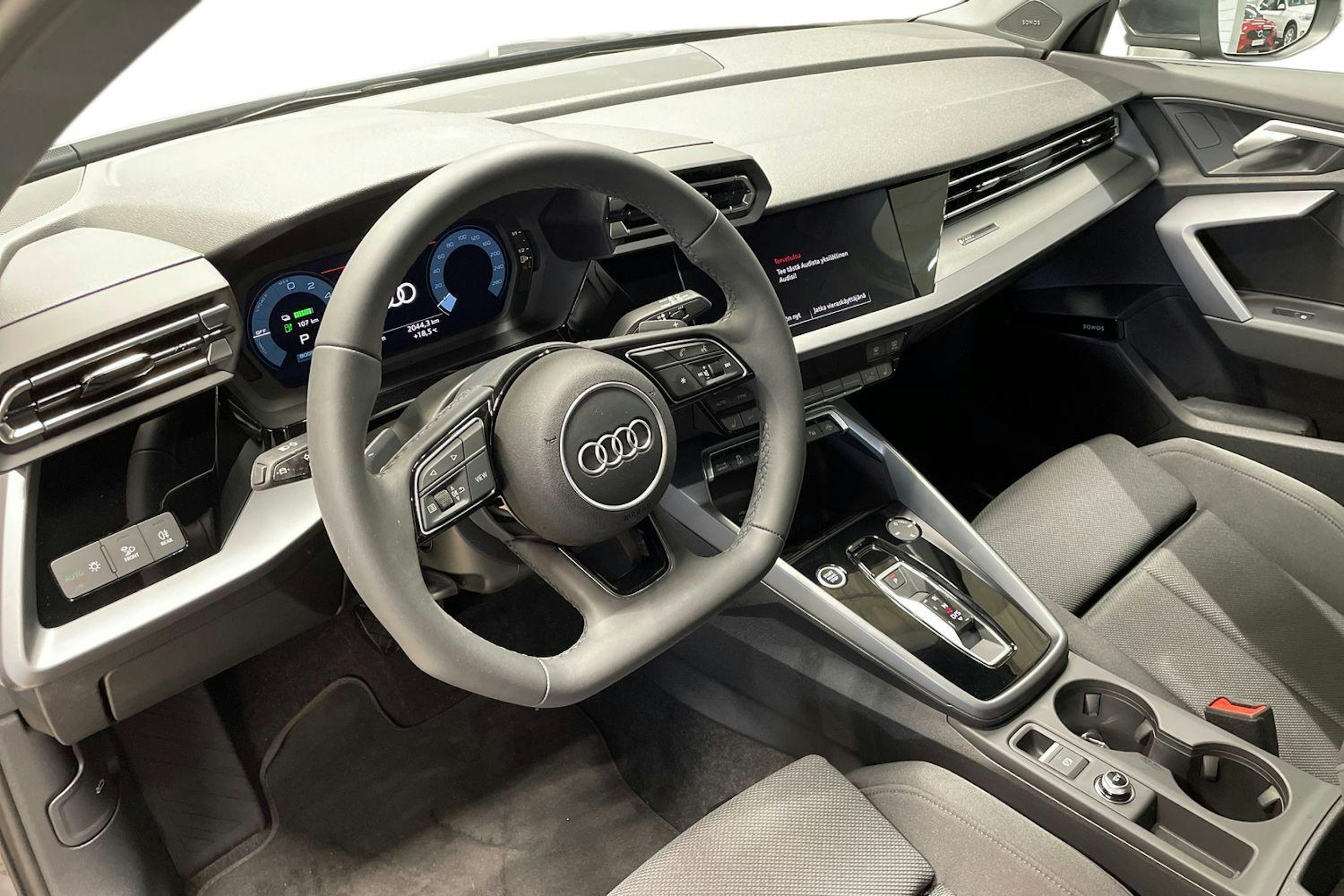 harmaa Audi A3 2025 kuva 7.