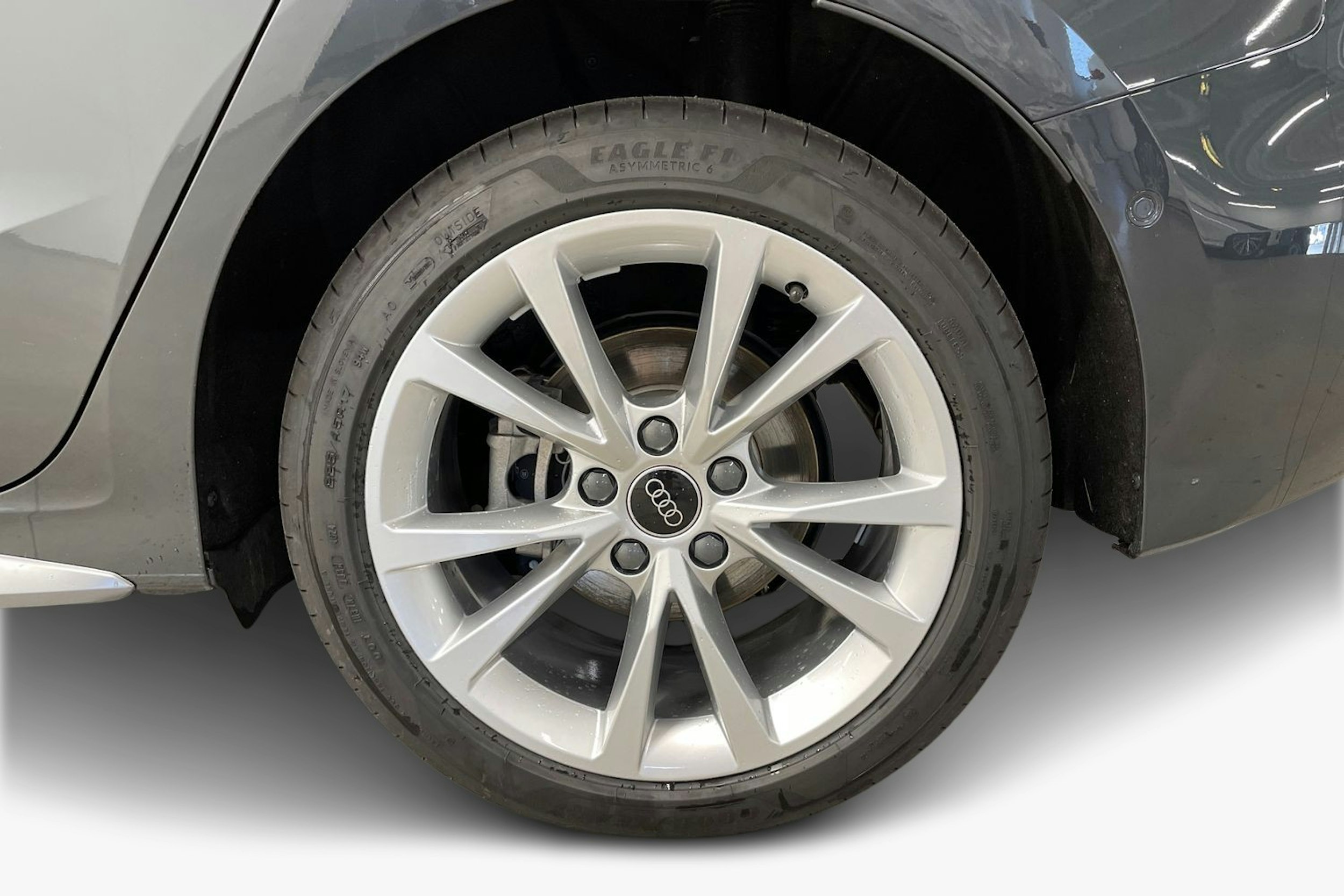 harmaa Audi A3 2025 kuva 11.