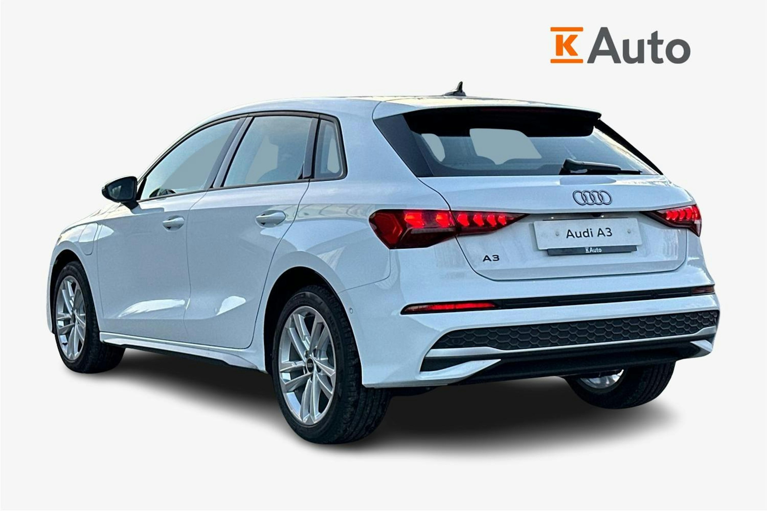valkoinen Audi A3 2025 kuva 2.