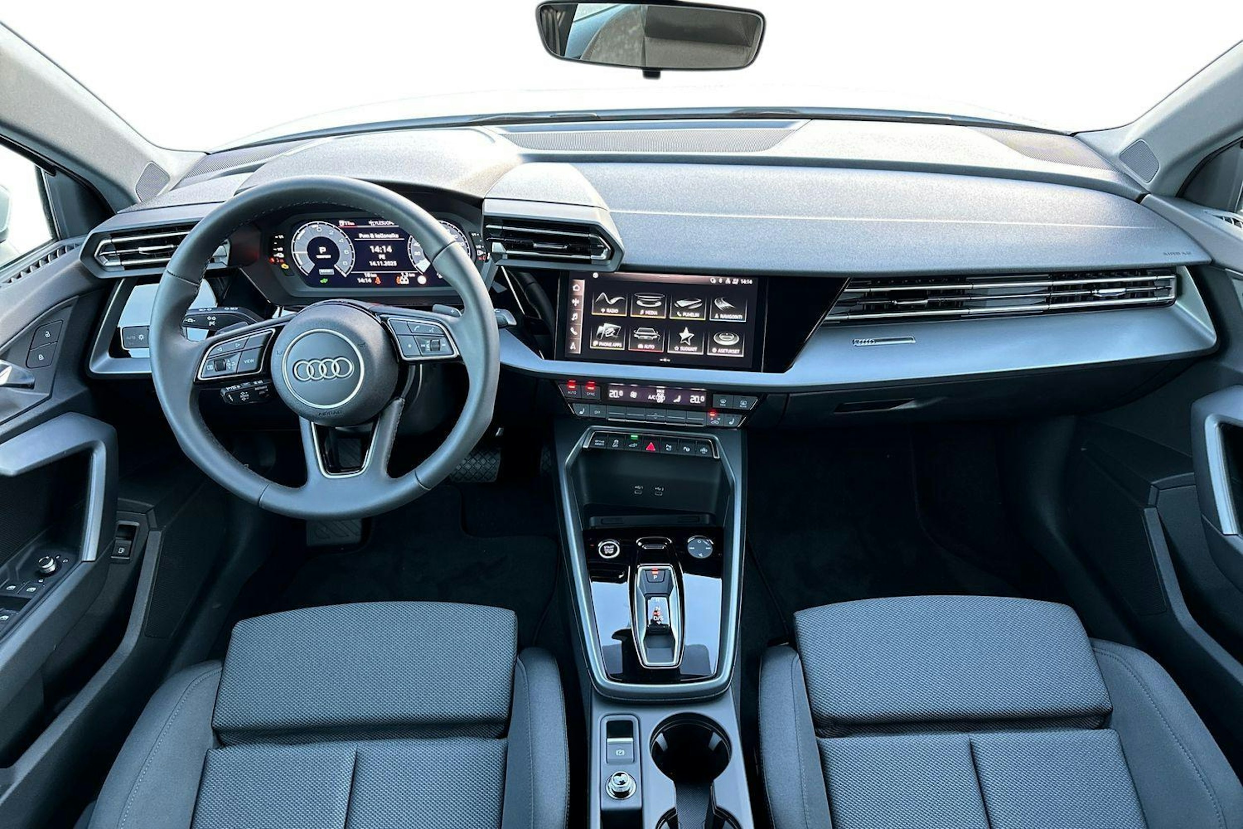 valkoinen Audi A3 2025 kuva 7.